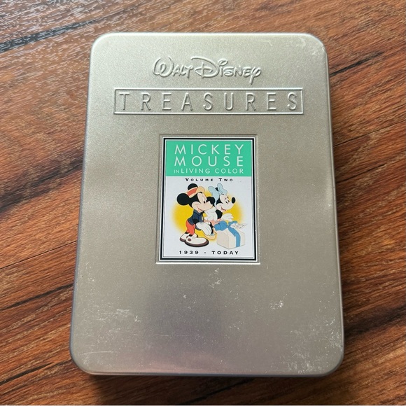 Disney Treasures Mickey Mouse In Living Color 1939-Today - Picture 1 of 9